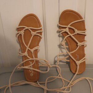 Heltid Womens casual open toe lace up gladiator flat sandals Taupe size 9.5